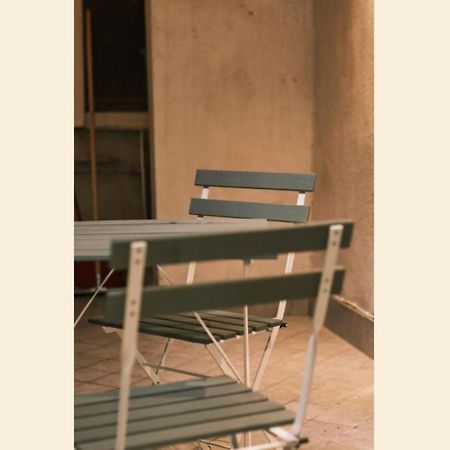 Nespolino, Piccola Casetta In Centro Storico Al Piano Terra Con Piccolo Spazio Esterno Privato Neapel Exteriör bild